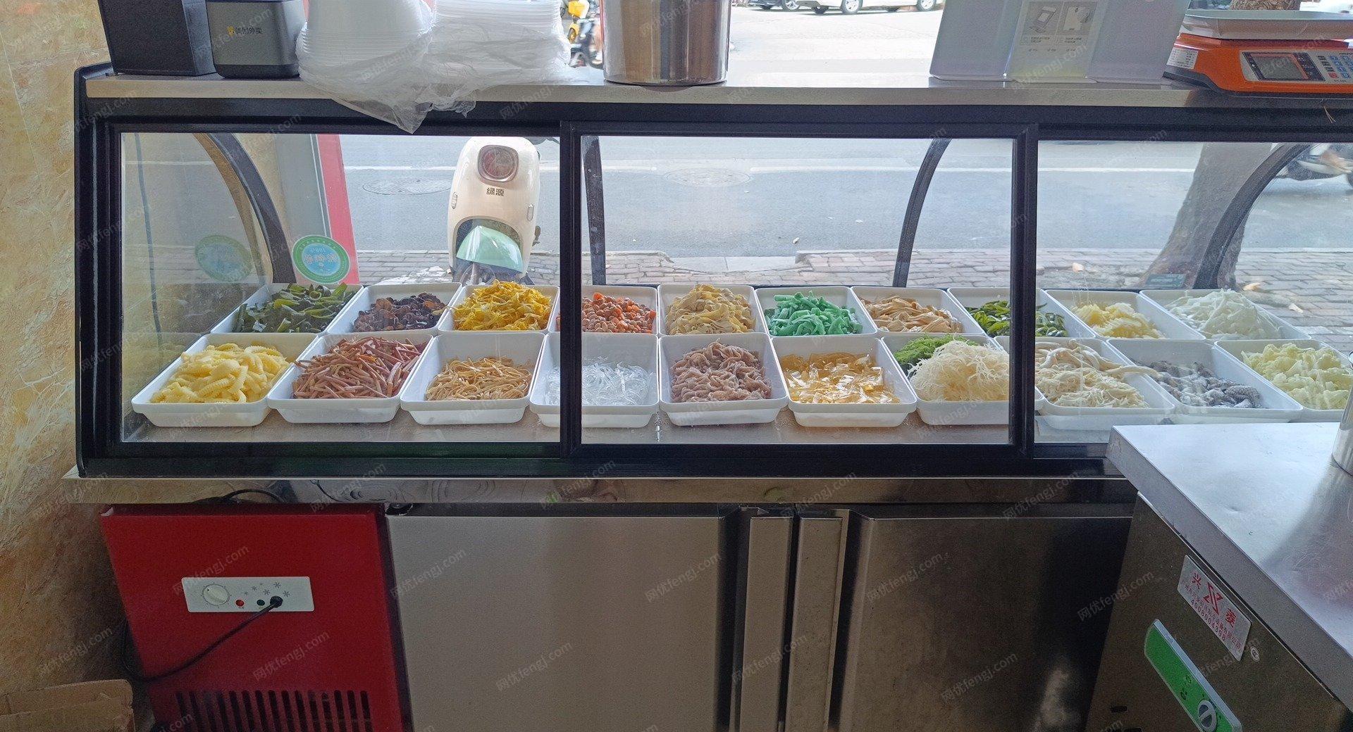 广西南宁九成新2米的冷藏保鲜柜出售