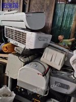 本公司回收各种空调设备。1-1000匹大小空调、空调