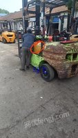求购现代3吨叉车绿色油漆发动机
