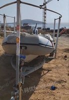 出售富地灰色4.9米铝合金底橡皮艇，内宽1.1米，配雅马哈40匹后操