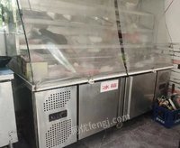 店铺升级出售长2米宽80厘米高1米89的麻辣烫展柜带冰箱