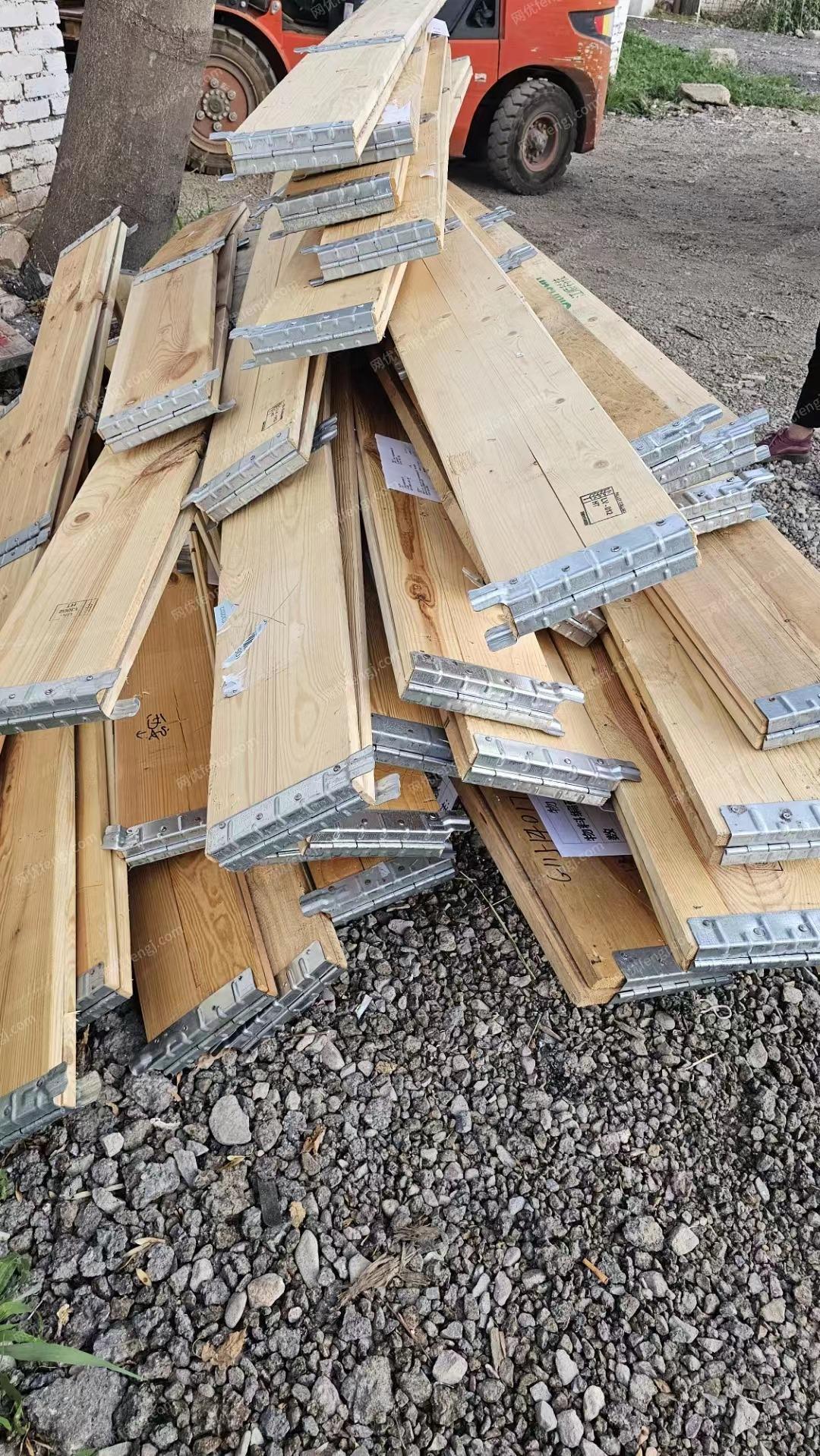 大量废旧木板出售