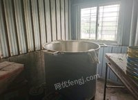 安徽滁州工业搅拌机对外出售，几乎全新，搅拌量一吨