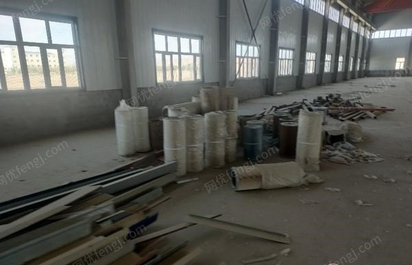 新疆　阿克苏转让喷漆房设备，喷漆房，风机，电缆，变压器及电柜，木工设备