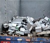 大量回收各种废钢，钢筋，废铜