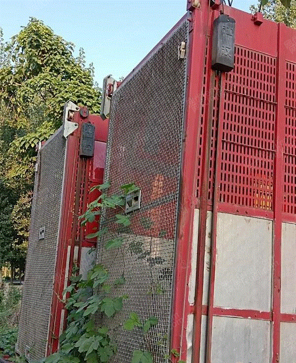二手建筑施工电梯出售