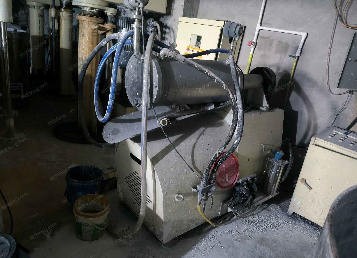 湖南长沙转让分散机卧式砂磨机，带2500升不锈钢罐，单次多可生产水性涂料3吨