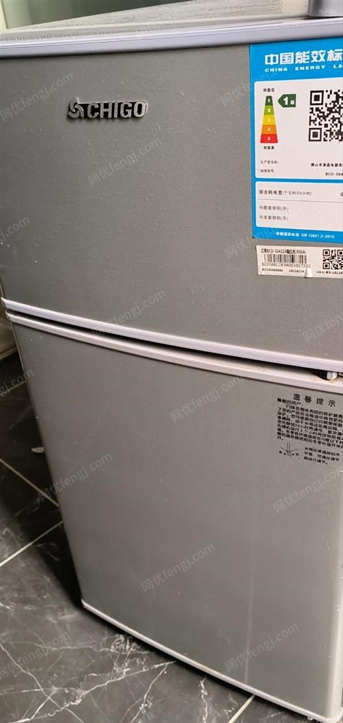贵州遵义志高小冰箱出售，八成新