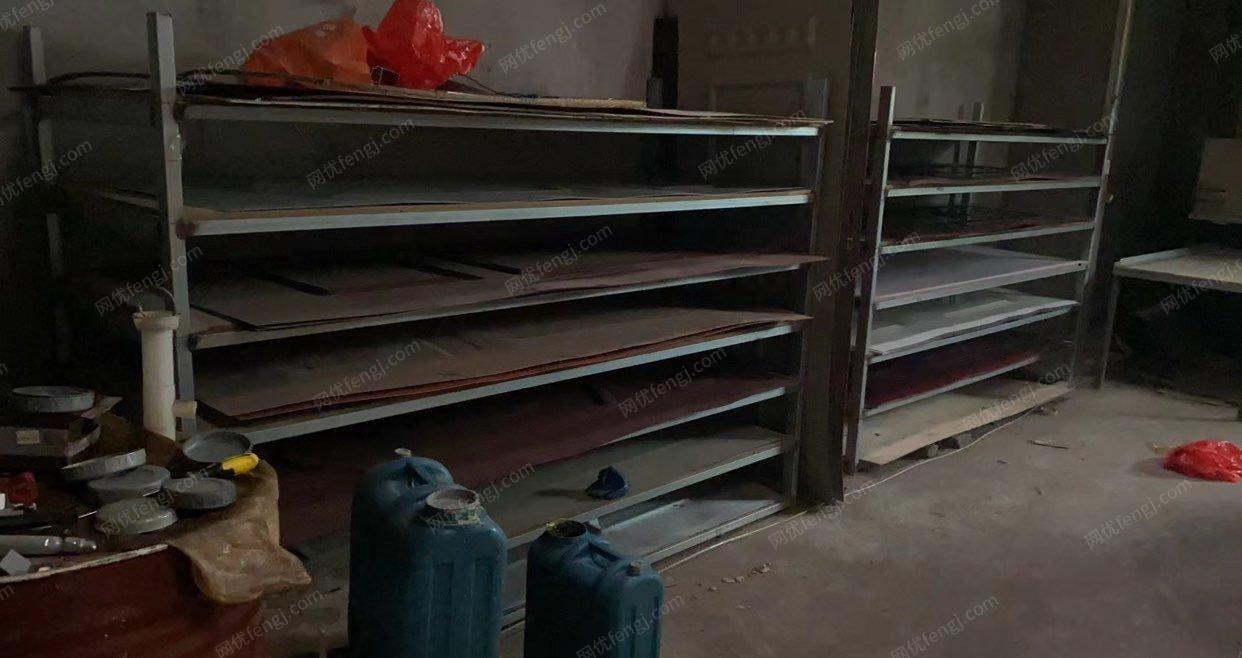 湖南益阳因转型其他业务，整套铝门设备低价出售