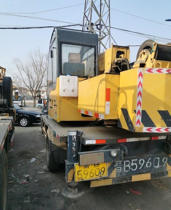 内蒙古乌兰察布出售柳工8吨随车吊