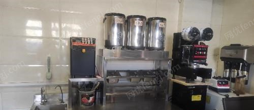 内蒙古赤峰出售9成新全套奶茶设备，机器膜都在，有需要的联系非诚勿扰！！！！
