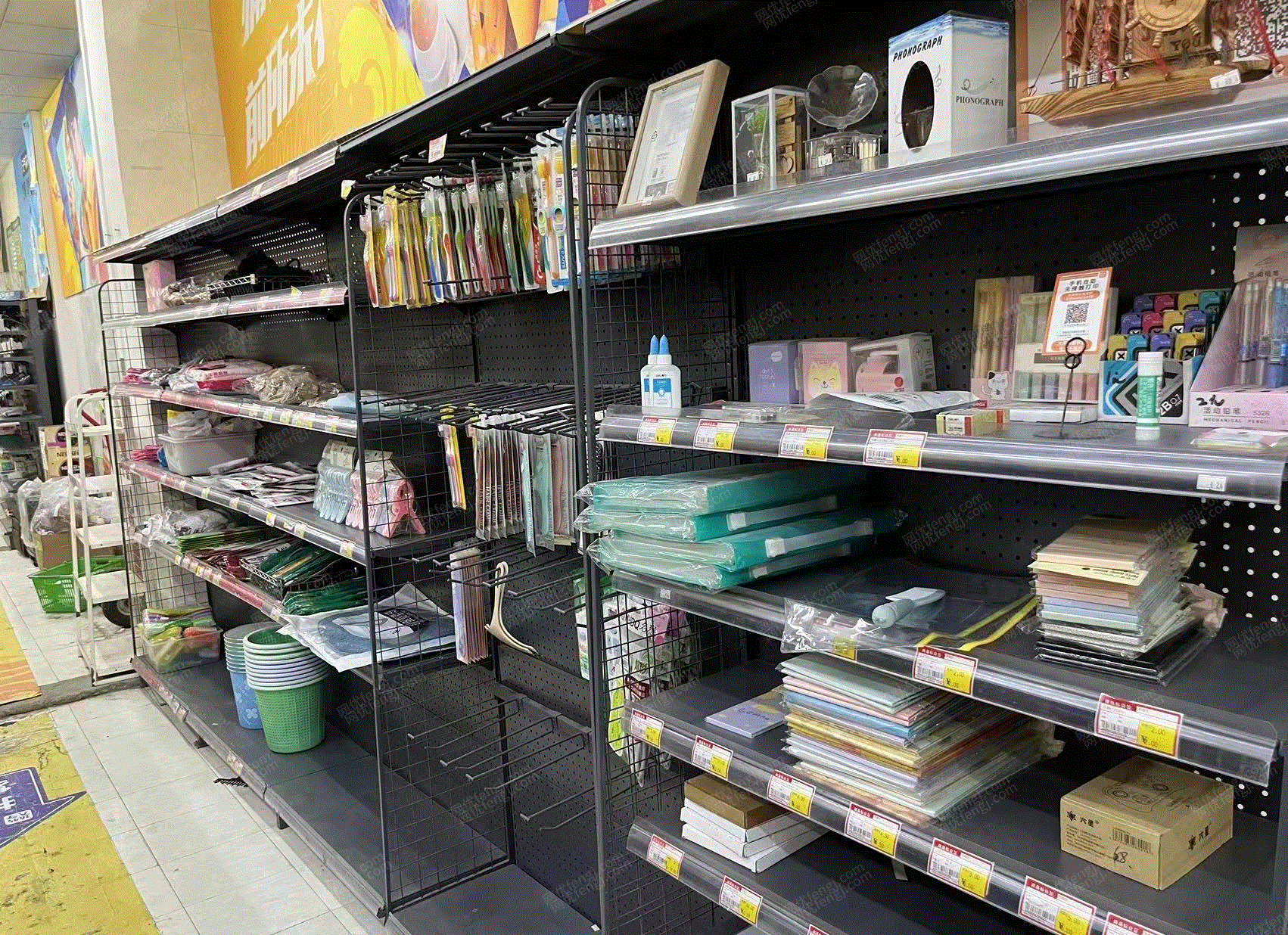 山東濟(jì)南轉(zhuǎn)讓一批超市貨架 單面30 雙面8 其他出售