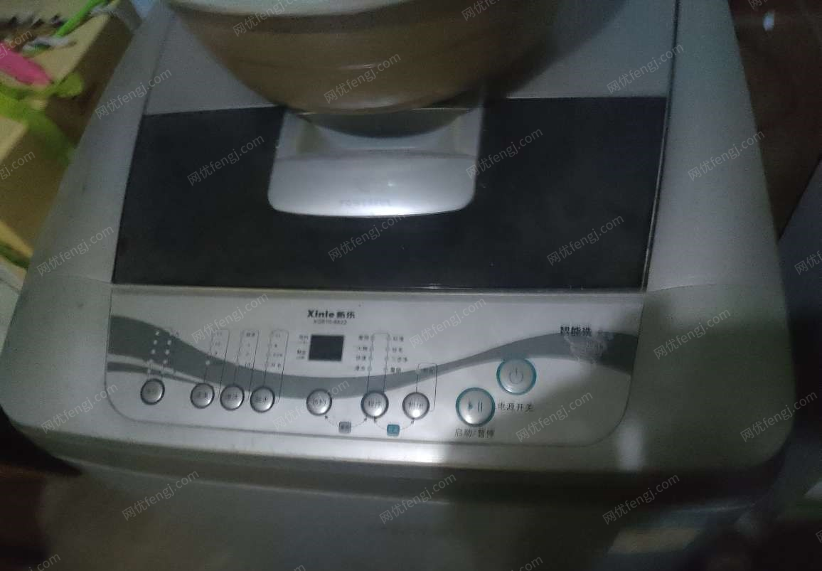 山东济南全自动洗衣机低价出售，有需要的朋友电话联系
