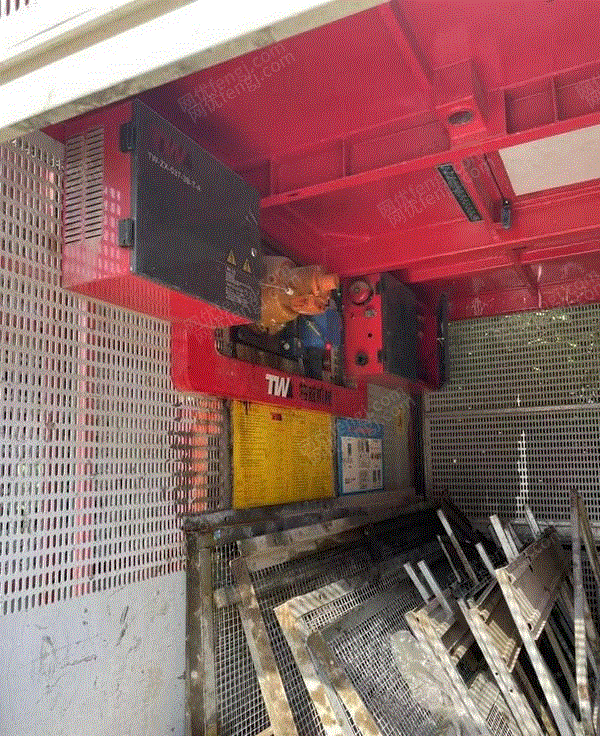 二手建筑施工電梯價格