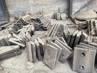 出售库存锰钢配件3百吨