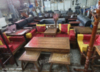 四川成都出售实木沙发 8件套 有三人+一人 一人，还有桌凳 茶几