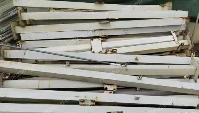 珠海出售二手冲孔围挡65套 160米 规格2.5×2.5 立柱:100×100•1.5 板厚:0.8。方条模板一批