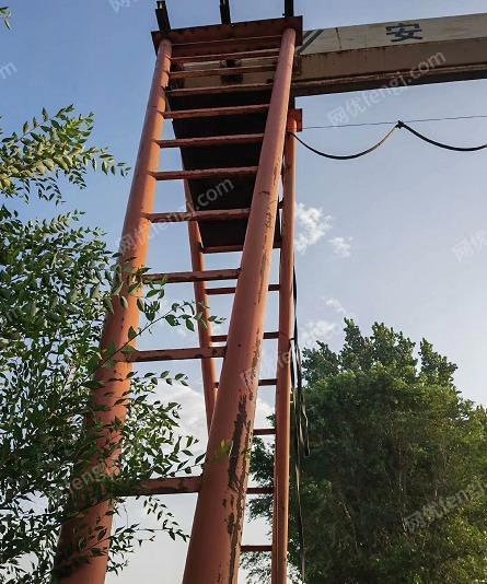 出售龙门吊，10吨葫芦，跨度13.7米，总长19.7米，8米高，电器齐全 正在使用中