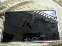 出售液晶屏，屏有点毛病，里面器材全有