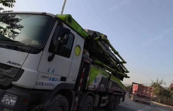重庆江北区忍痛转让19年中联56米泵车