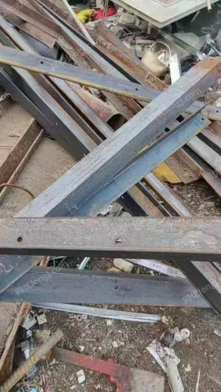 北京地区出售8✘8角铁5.5厚，6米长