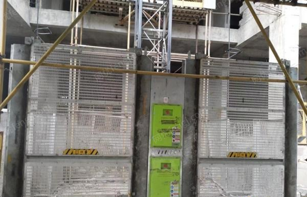 江苏泰州转让20年中联重科SC200变频施工电梯