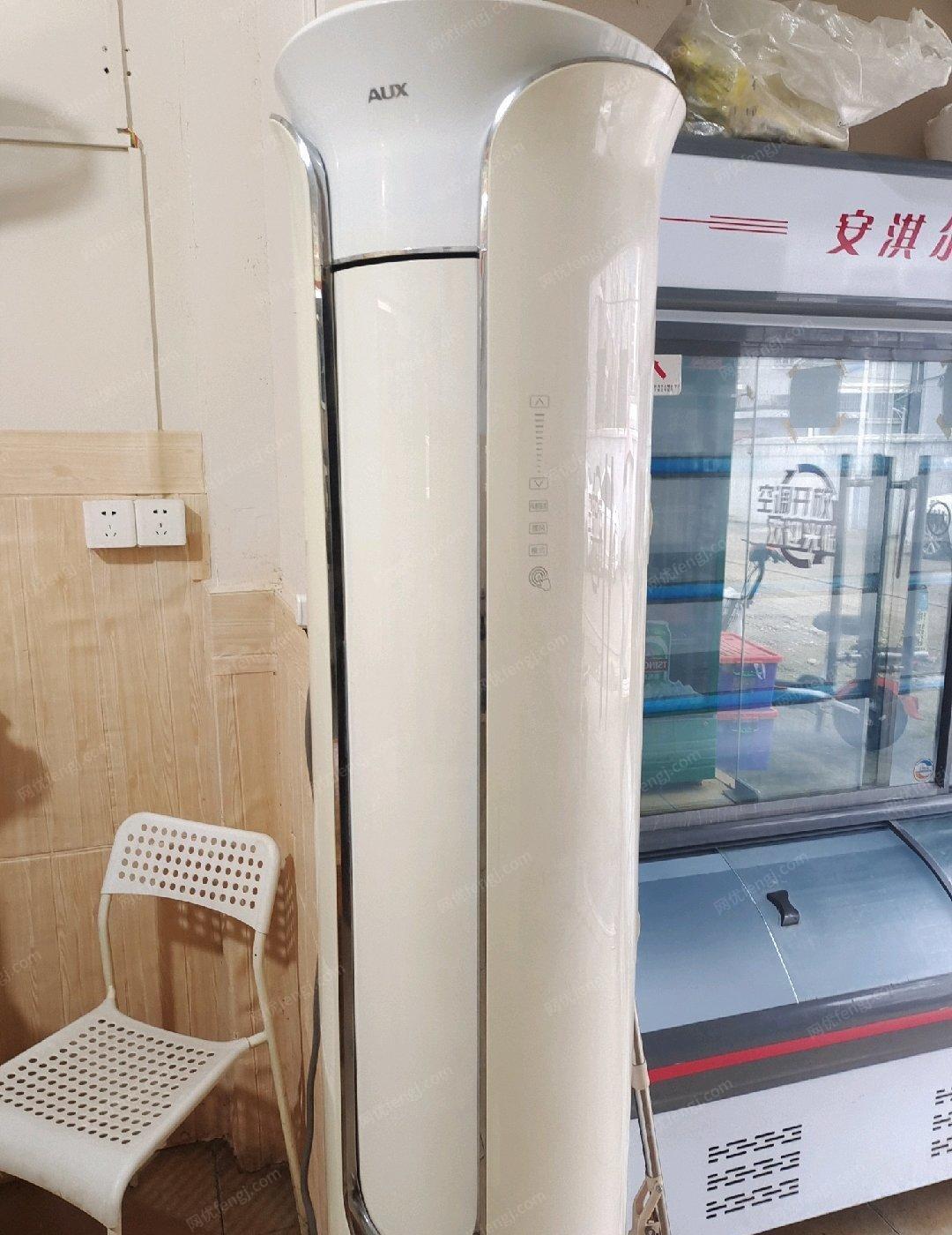 江苏南京饭店不干了，设备低价出售2个空调+厨房设备