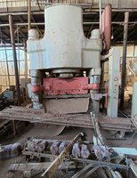 湖南长沙陶瓷厂大压机三台设备处理4000元一吨