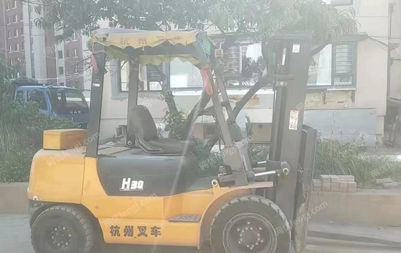 出售闲置杭州三吨叉车，举架三米