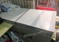 湖北武汉外卖店设备出售，冰柜和煮面桶，空调格力1.5匹，外接20米铜管