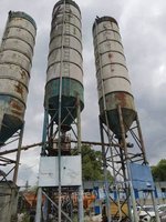 湖南怀化出售5个100吨水泥罐