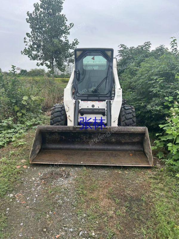 市场库存新款山猫S300滑移装载机