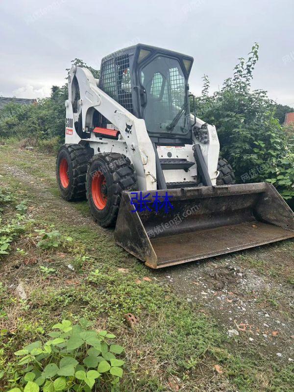 市场库存新款山猫S300滑移装载机