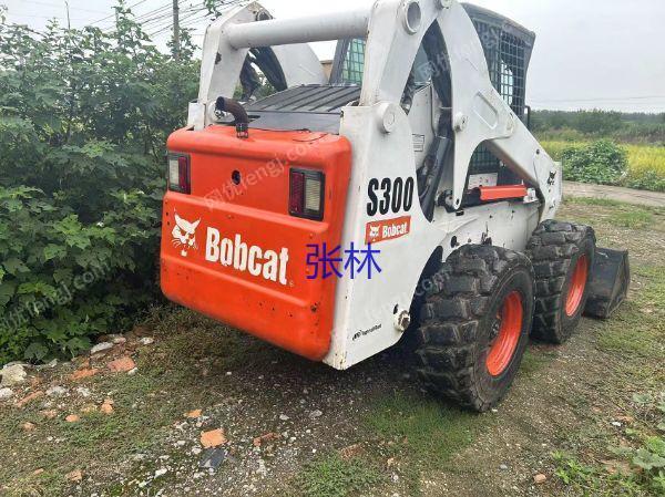 市场库存新款山猫S300滑移装载机