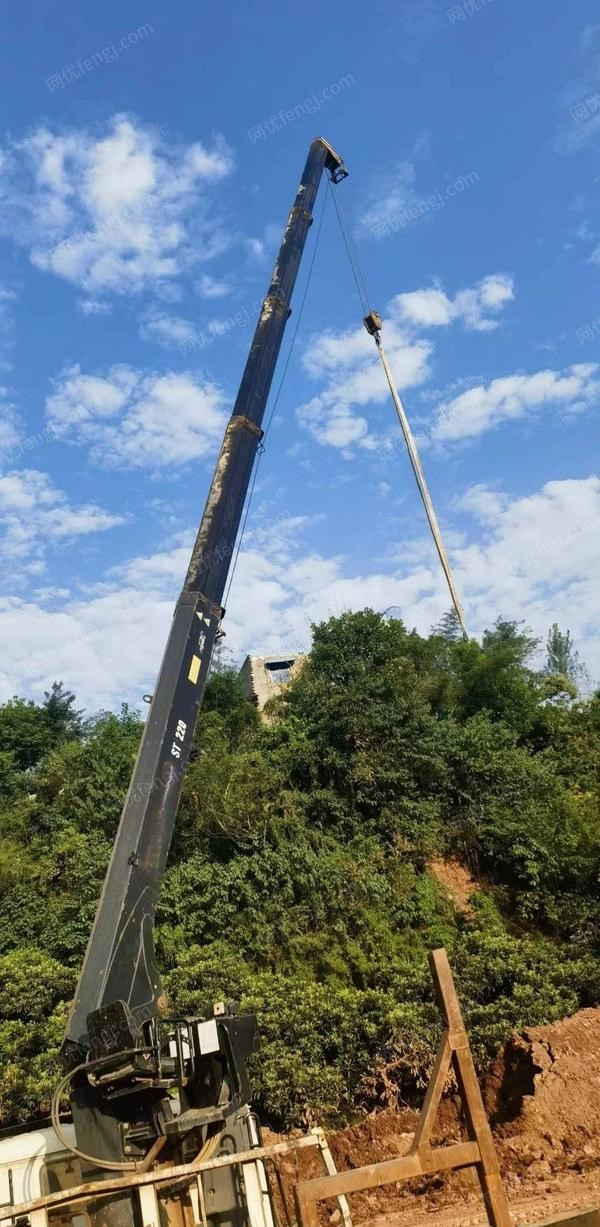 重庆江北区转让希尔博8吨5节吊机，臂长16.98米