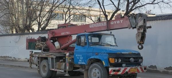 甘肃庆阳马尼托瓦克8吨汽车吊出售