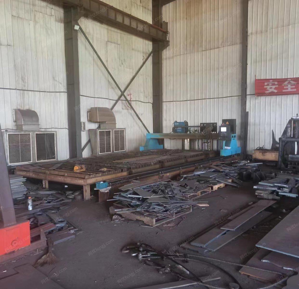 黑龙江哈尔滨处理集装箱办公室，上海沪工500型焊机三台，3米*8米火焰切割机（带等离子一个头）+平台，3吨牛角工位吊2台