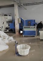 出售做棉被流水线全套设备加两台绗缝机，9成9新买过来只2个月