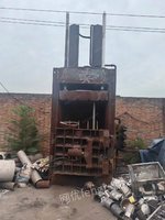 250吨立式打包机料箱1.3✖️1米带油包出售