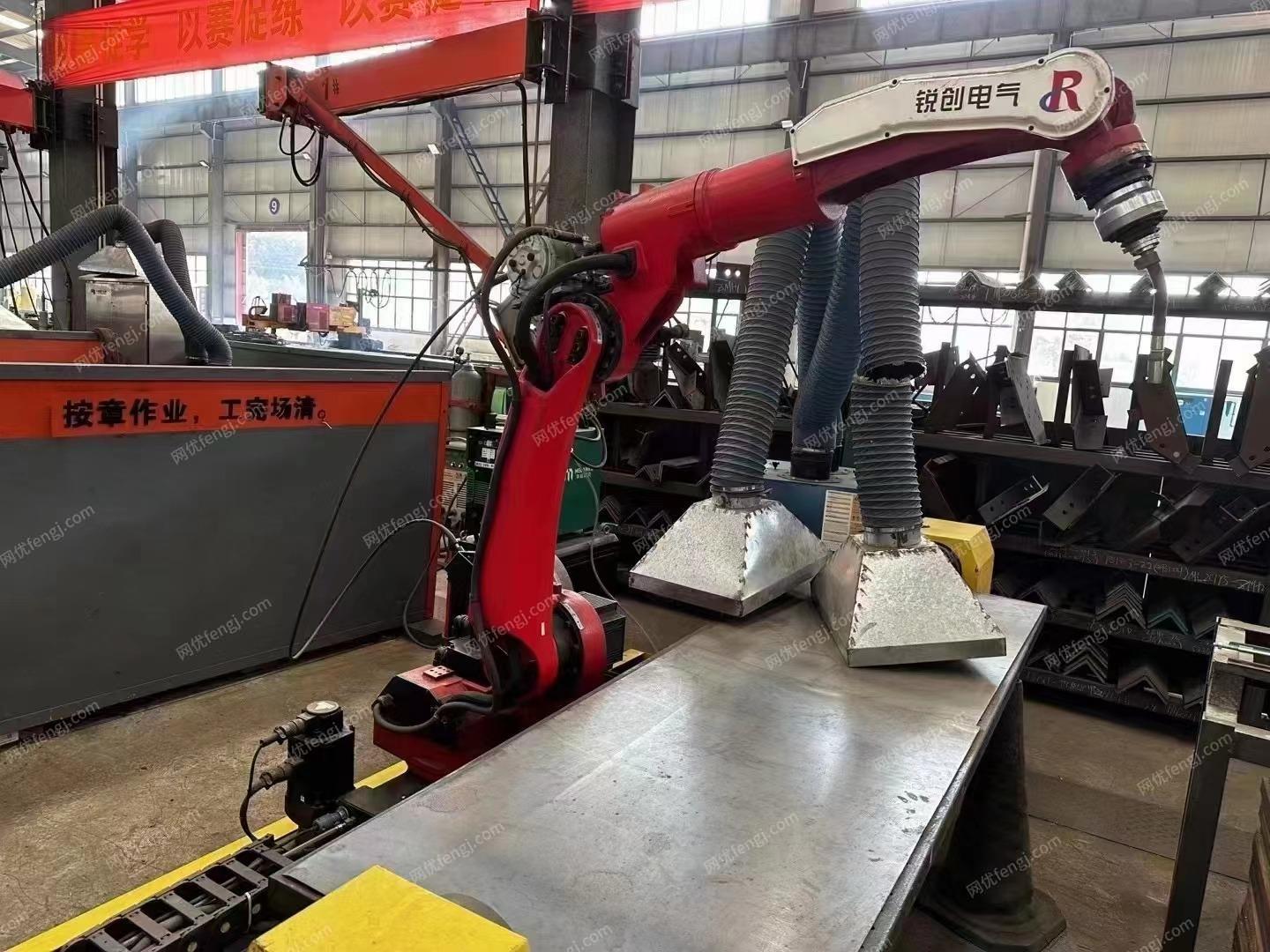 整厂回收商处理焊接机器人，配数控翻转台