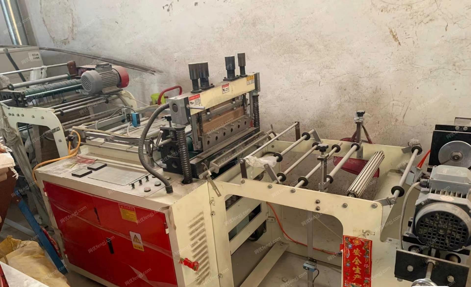 河北邢台塑料制品厂整厂处理：吹膜机，单机，制袋机，空压机，印刷机，搬料机、配件等