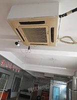 四川绵阳出售吸顶空调4个，长虹挂机空调一个，5P柜式空调一个