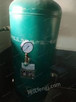 上海嘉定地区处理7.5KW螺杆空压机，0.85立方冷凝器，0.3立方气罐各1台，详见图