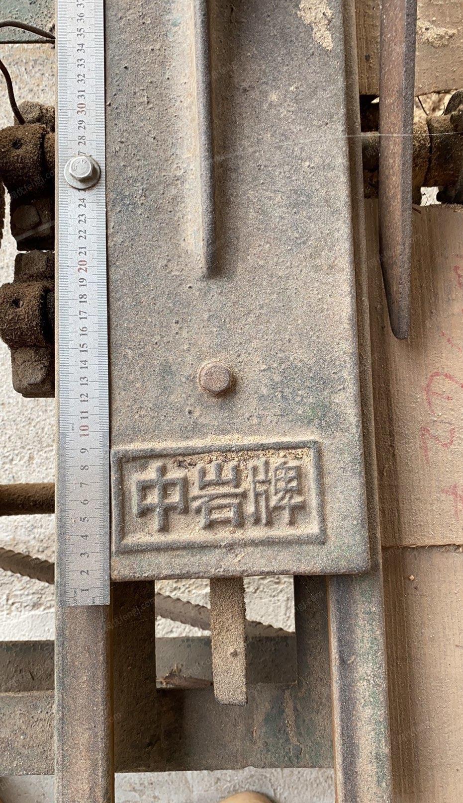 重庆江北区出售自己用的木工带锯，跑车，磨齿机全套