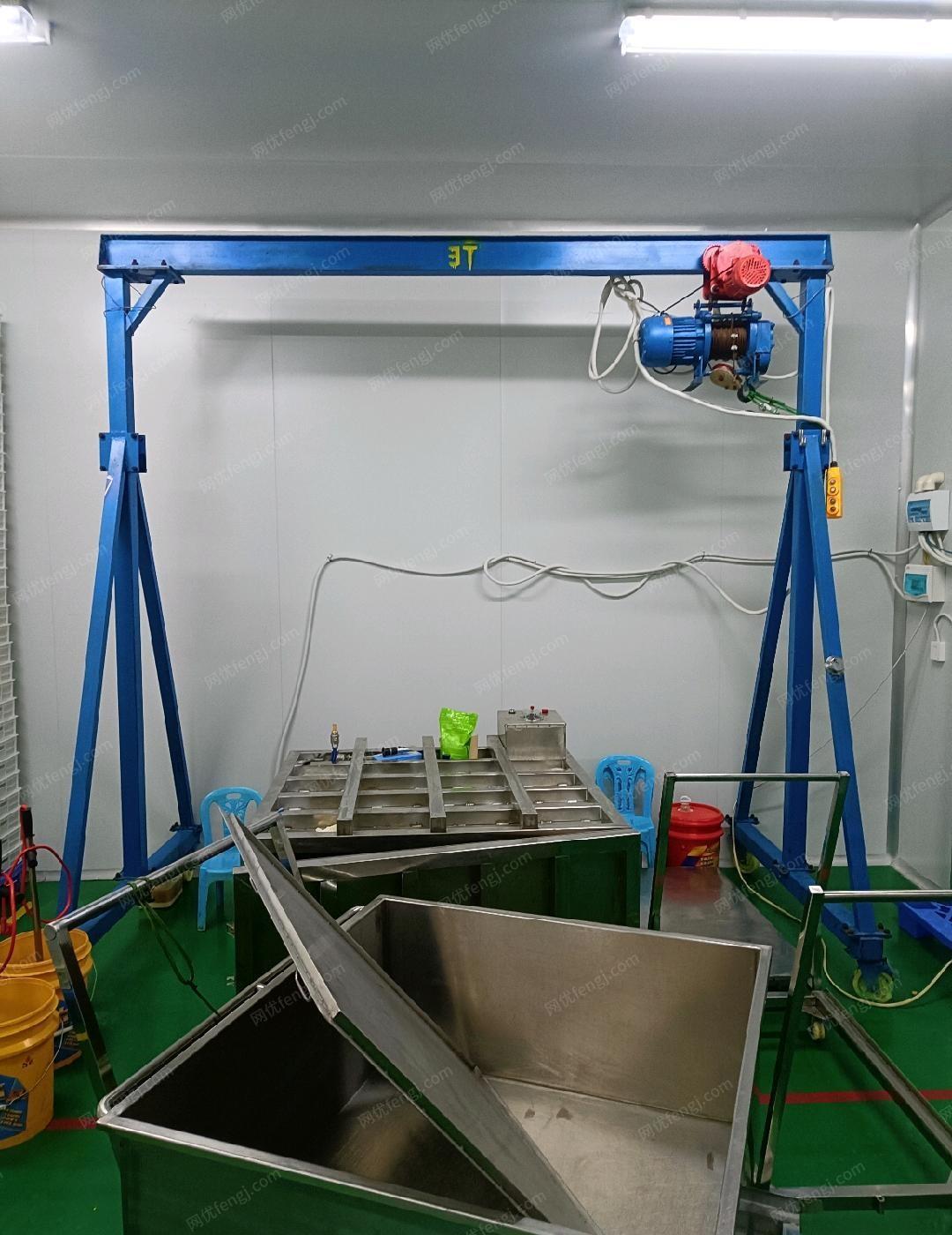 河南郑州出售三吨龙门吊，带三吨左右上下葫芦，三米×三米