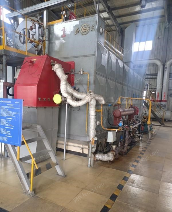 新疆乌鲁木齐转让红光锅炉厂15吨双燃料蒸汽锅炉