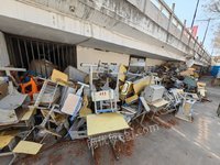 兴化市新生中心小学破旧桌椅公开处置招标公示
