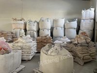 出售一批PVC管原材料，cpe，石蜡，钛白粉，钙粉，大概10吨左右