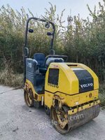 出售15年派克二手小压路机一台