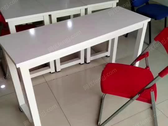 高价回收课桌培训桌 视频